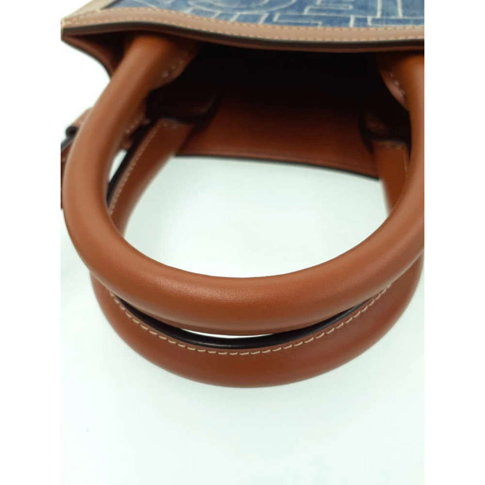 Celine LogCeline Vertical Cabas Shoulder Bag - Picture 4 of 9